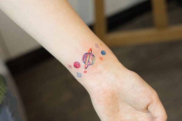 1615962390_2-p-tsvetnie-mini-tatu-2.jpg