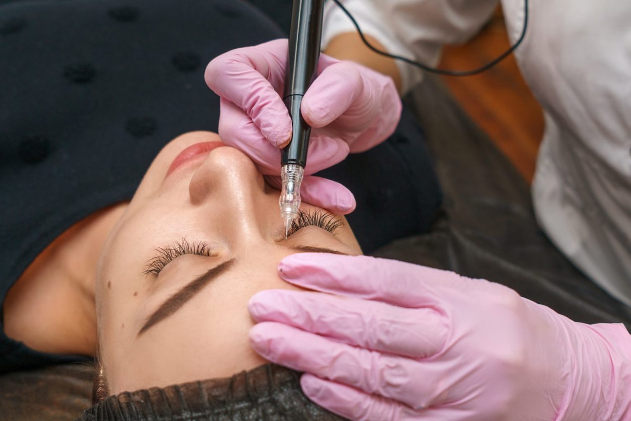 1651544339_5-krasavica-info-p-protsedura-permanentnogo-makiyazha-brovei-5