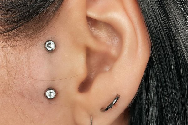 Piercing ucha i mikrodermale - VEAN TATTOO Olsztyn