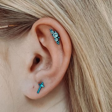 Piercing helix i conch – VEAN TATTOO Rzeszów