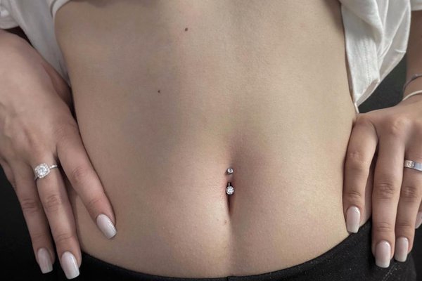 Piercing pępka - VEAN TATTOO Częstochowa