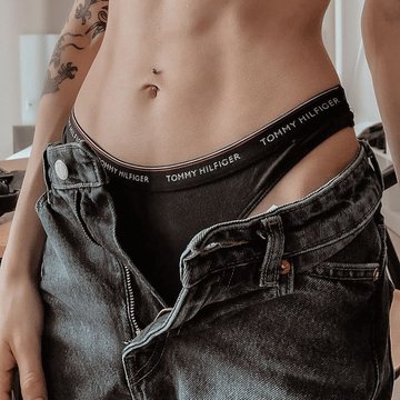 Piercing pępka – VEAN TATTOO Rzeszów
