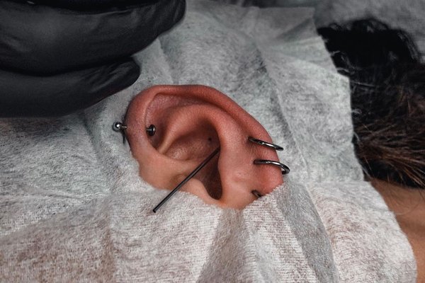 Piercing ucha w sterylnych warunkach — VEAN Gorzów