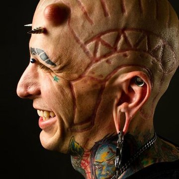 4d77b6fa20ada6d2216d4a43a7345c0c--modifications-corporelles-crazy-people.jpg