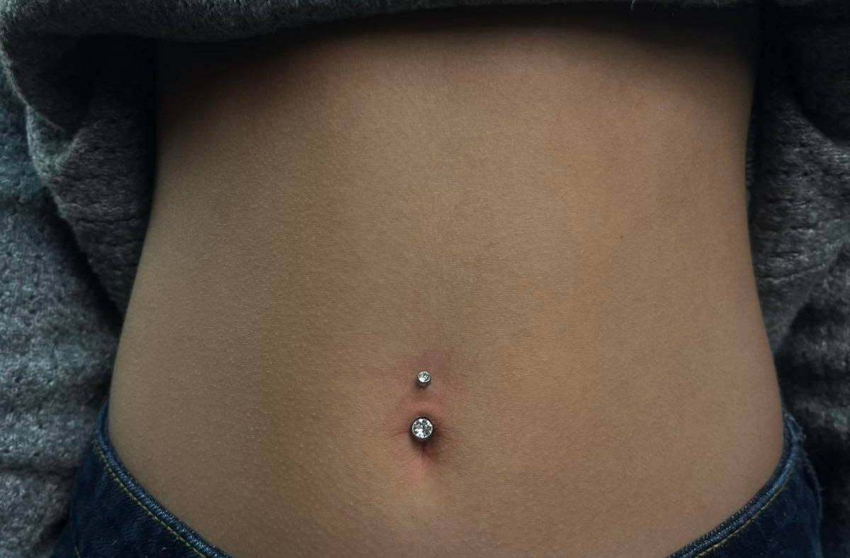 Piercing pępka