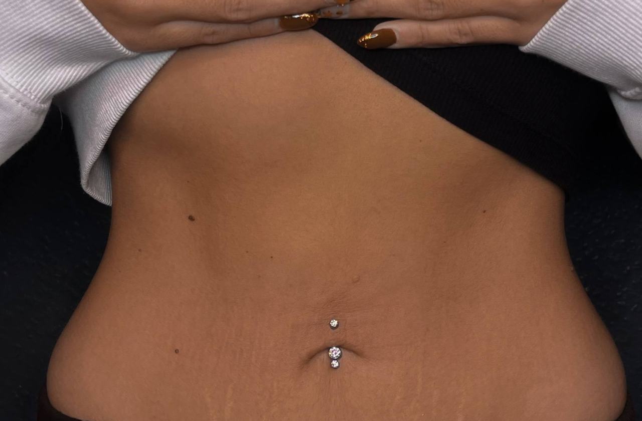 Piercing pępka