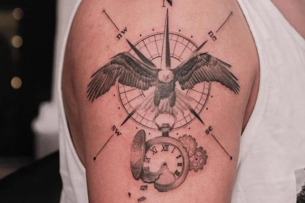 A-Unique-Compass-Tattoo-With-Eagle-1-819x1024