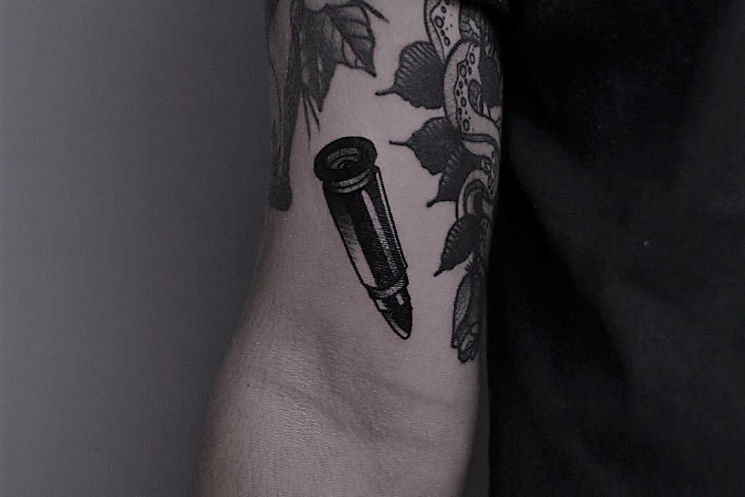 Black-bullet-by-@tototatuer