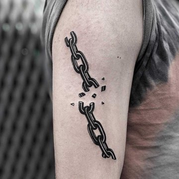 Broken-chain-tattoo-by-Loz-McLean.jpeg