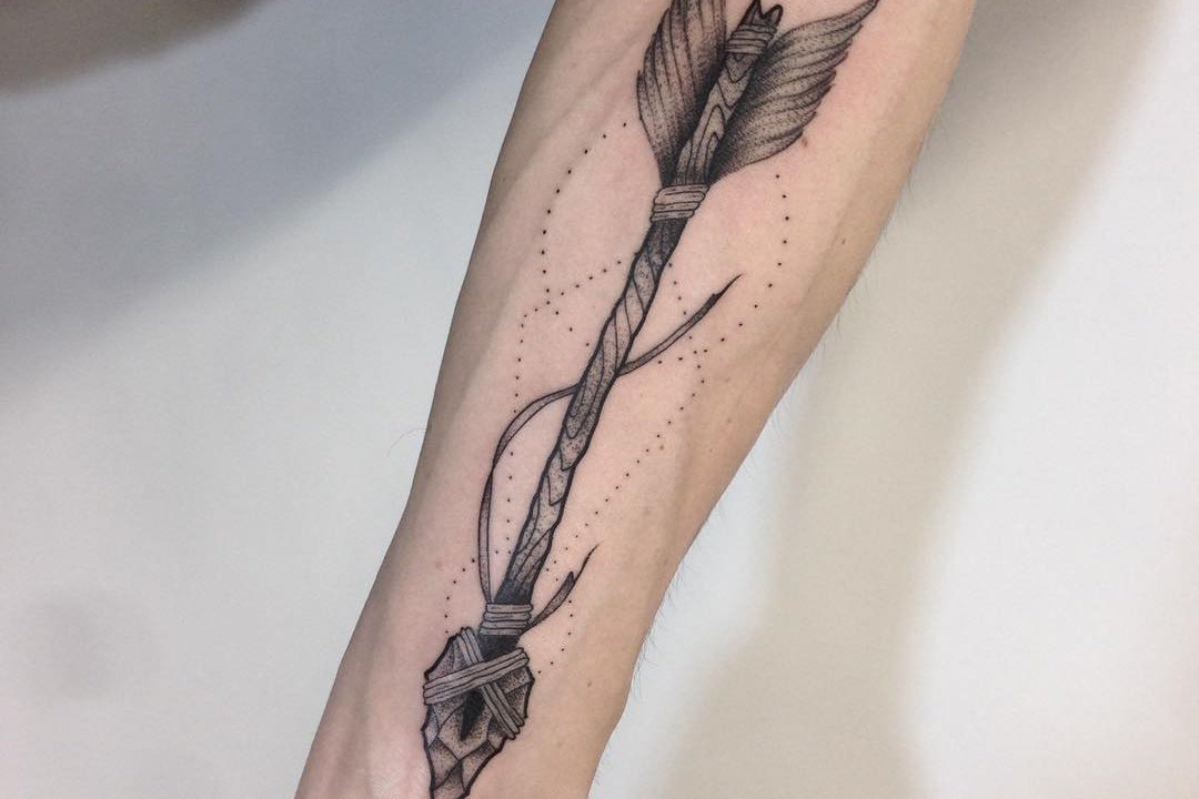 Dot-work-style-arrow-tattoo.jpg