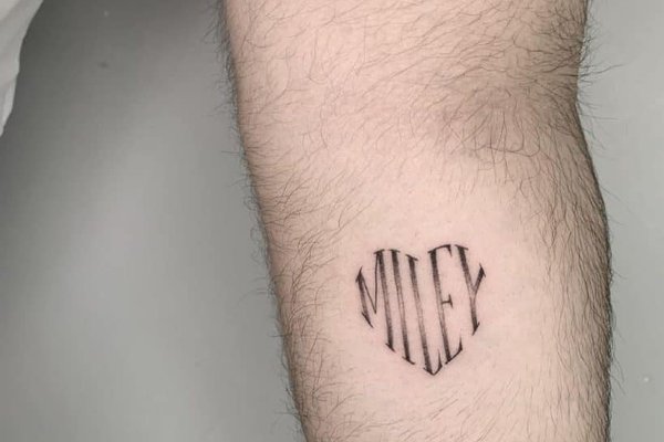 Heart-Shaped-Name-Tattoo-819x1024