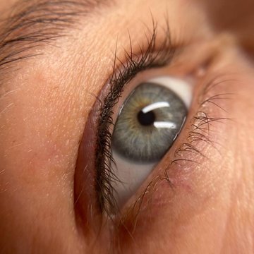 Makijaż permanentny oczu – podkreślona linia rzęs