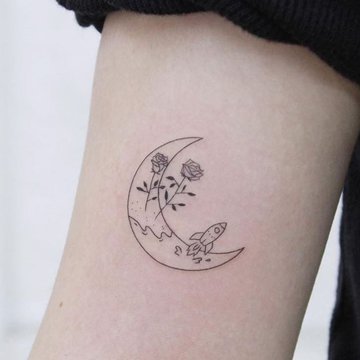 Outstanding-Moon-Tattoo.jpg