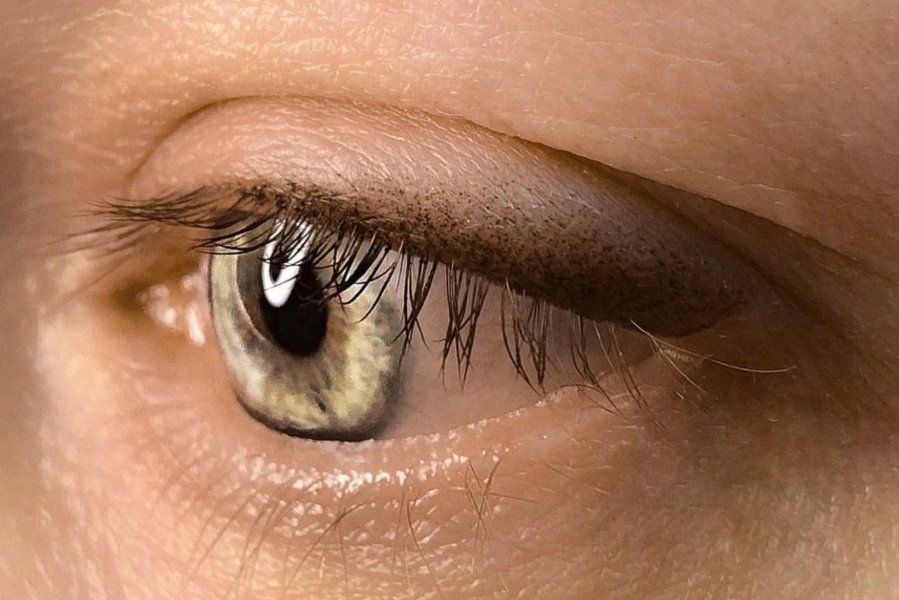 Mikropigmentacja oczu – subtelne cieniowanie powieki