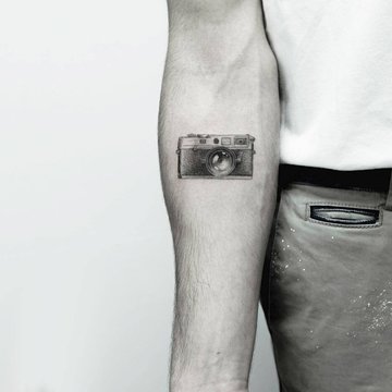 artist--daniel-berdiel--leica-photo-camera-tattoo_21324121024.jpg