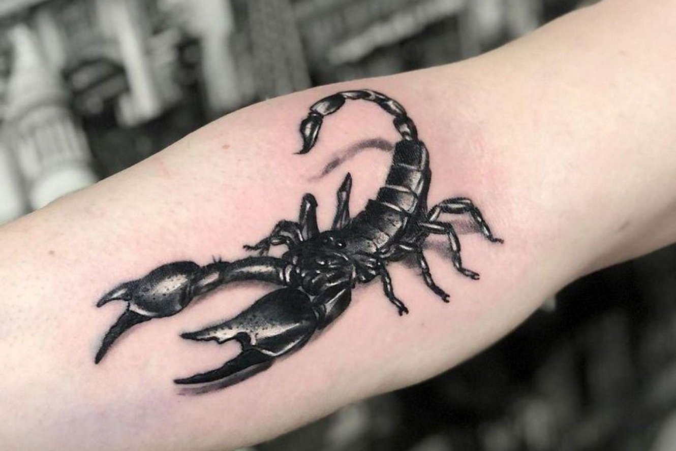blackwork-scorpion-tattoo-men-water