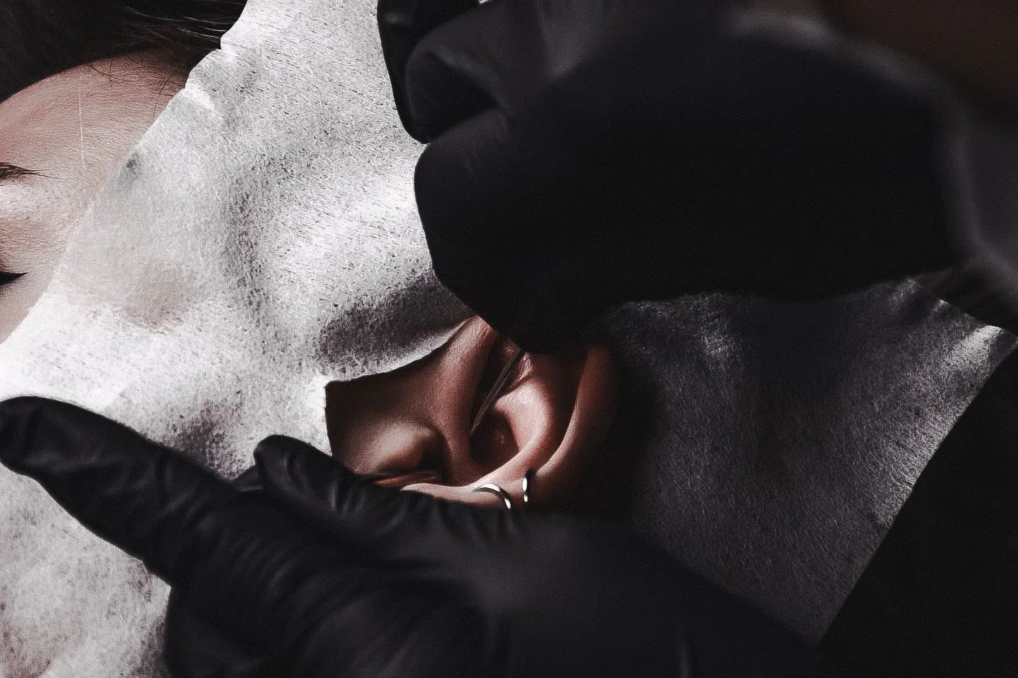 Sterylne przekłucie ucha w VEAN TATTOO Gdańsk