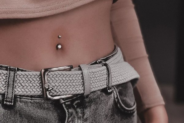 Piercing pępka w VEAN TATTOO Gdańsk