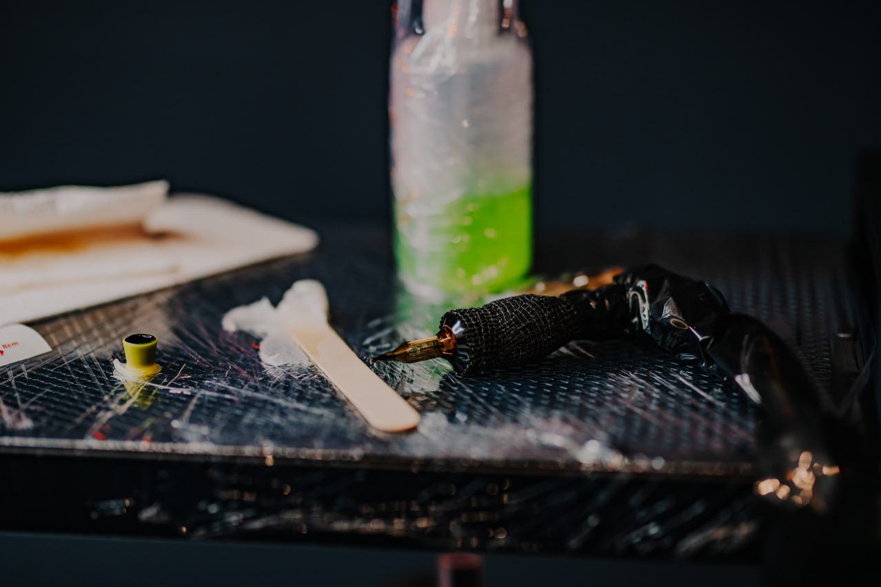 Jednorazowe kubeczki z pigmentami na folii ochronnej